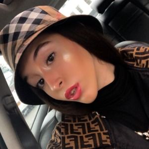 Meet your Posher, Bianca